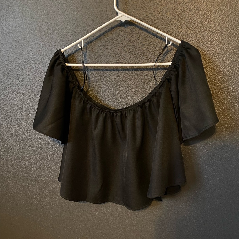 Ruffle/ flowy sleeve top